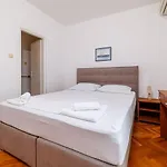 Cozy Studio-apartment Nur 300 Meter Zum Mit Meerblick Und Parkplatz Crikvenica