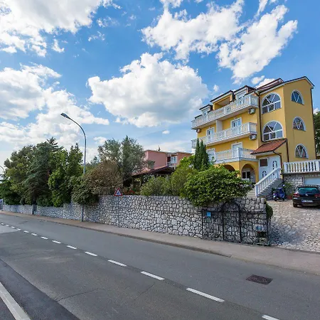 Cozy Studio-apartment Nur 300 Meter Zum Mit Meerblick Und Parkplatz *