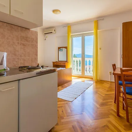 Cozy Studio-apartment Nur 300 Meter Zum Mit Meerblick Und Parkplatz 아파트