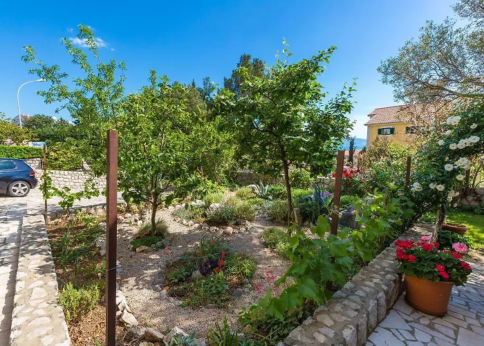 Cozy Studio-apartment Nur 300 Meter Zum Mit Meerblick Und Parkplatz Appartement