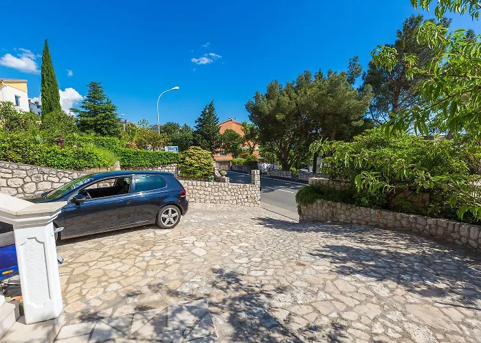 Appartement Cozy Studio-apartment Nur 300 Meter Zum Mit Meerblick Und Parkplatz Crikvenica