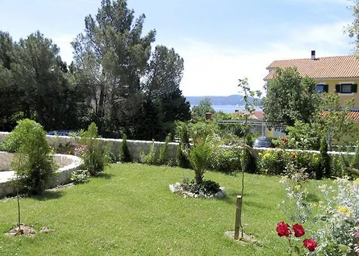 Cozy Studio-apartment Nur 300 Meter Zum Mit Meerblick Und Parkplatz Apartment Crikvenica